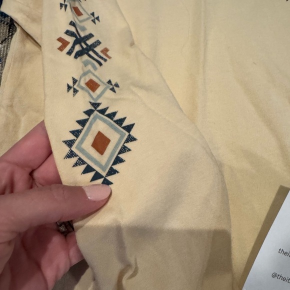 NWT Tiny Whales Long Sleeve “happy camper” Tee Shirt - Picture 4 of 6